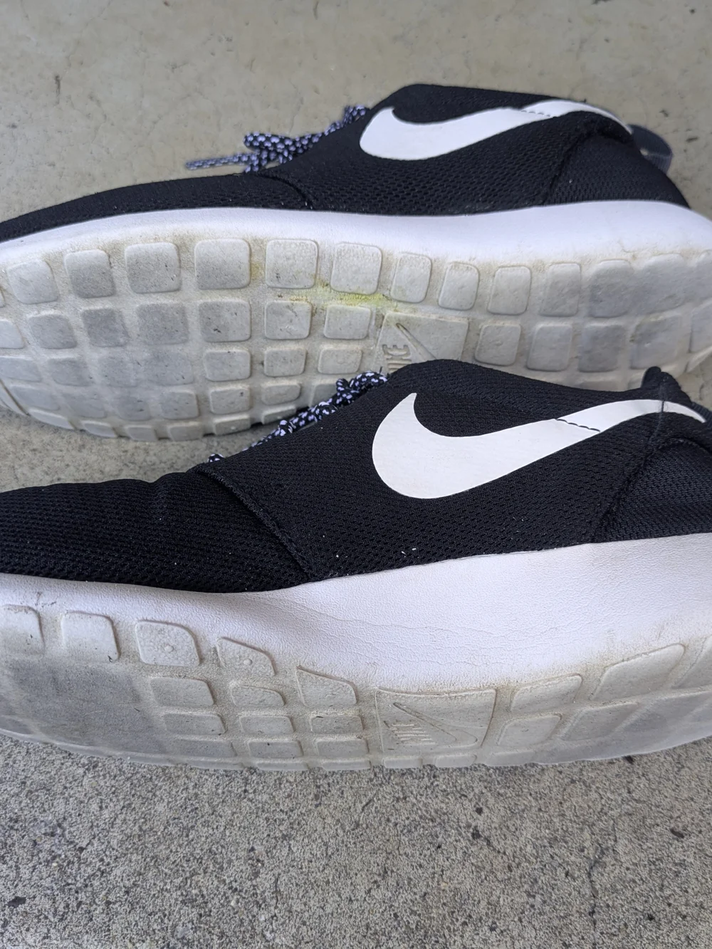 Nike Women's Black Knit Sneakers with White Sole
